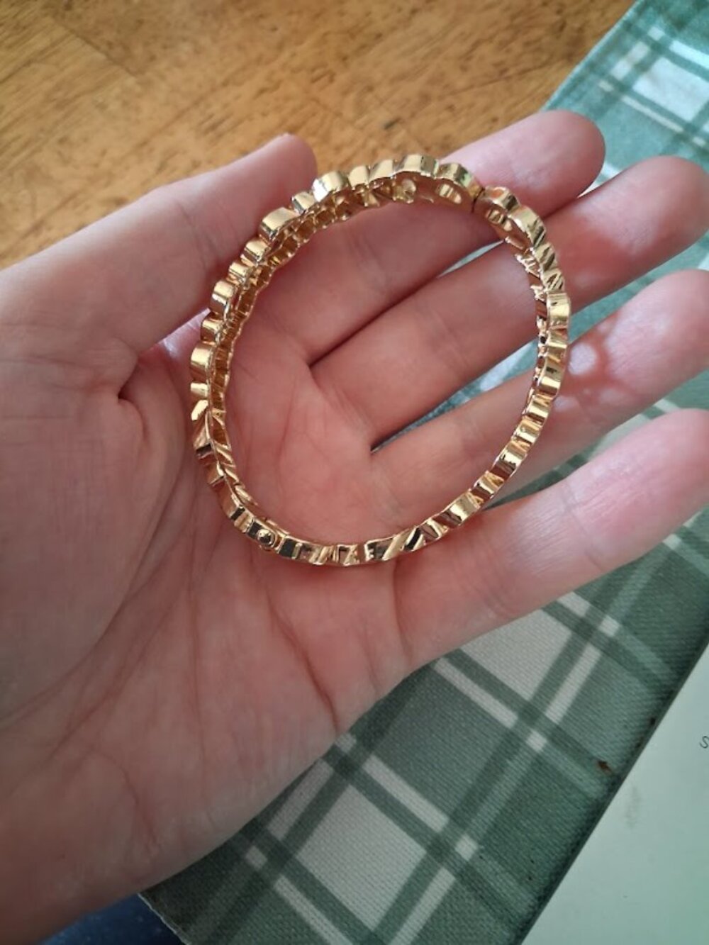 Openable Heart bangle bracelet - Picture 3 of 5